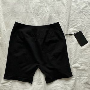 Alphalete Scrunch-butt Short